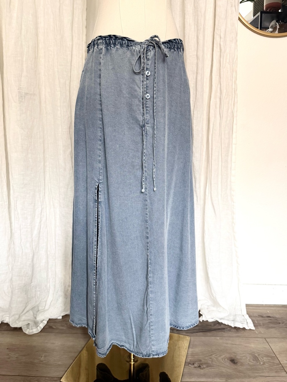 En Creme Washed Light Blue Denim Maxi Skirt with Side Slit